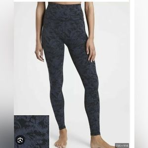 Athleta elation tight (NEW LISTING)